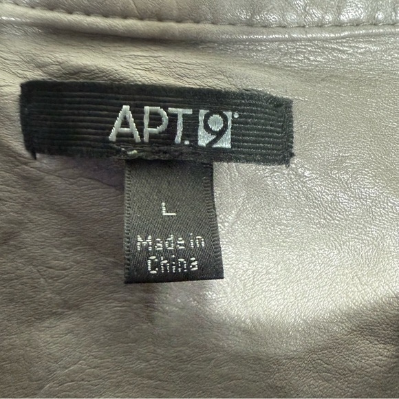 Apt 9 Women's Gray Faux Leather Moto Jacket, Size Large, EUC. Lined. Zippers! - Picture 5 of 16